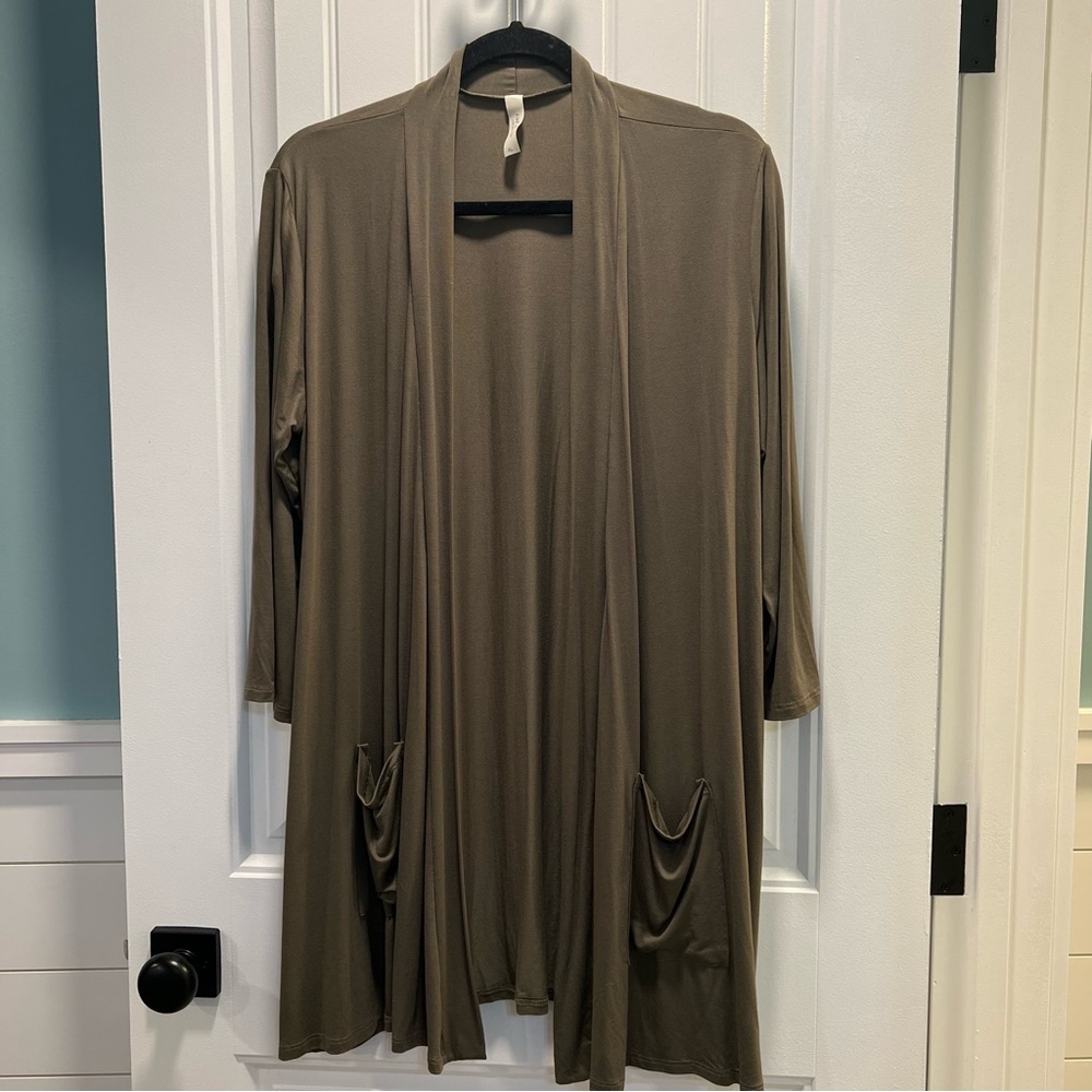 Cut & Sew Olive Green Open Front Cardigan.‎ Size Extra Large.
